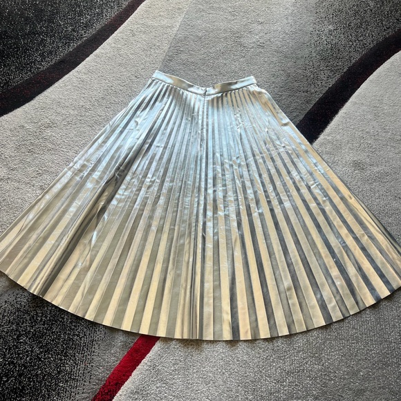 Ann Taylor Metallic Pleated Mini Skirt - Picture 4 of 4